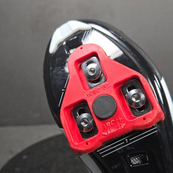 Peloton Cycling Shoes Womens Sz 38 EU 7 US Black Red Classic Athletic Training - Picture 8 of 10